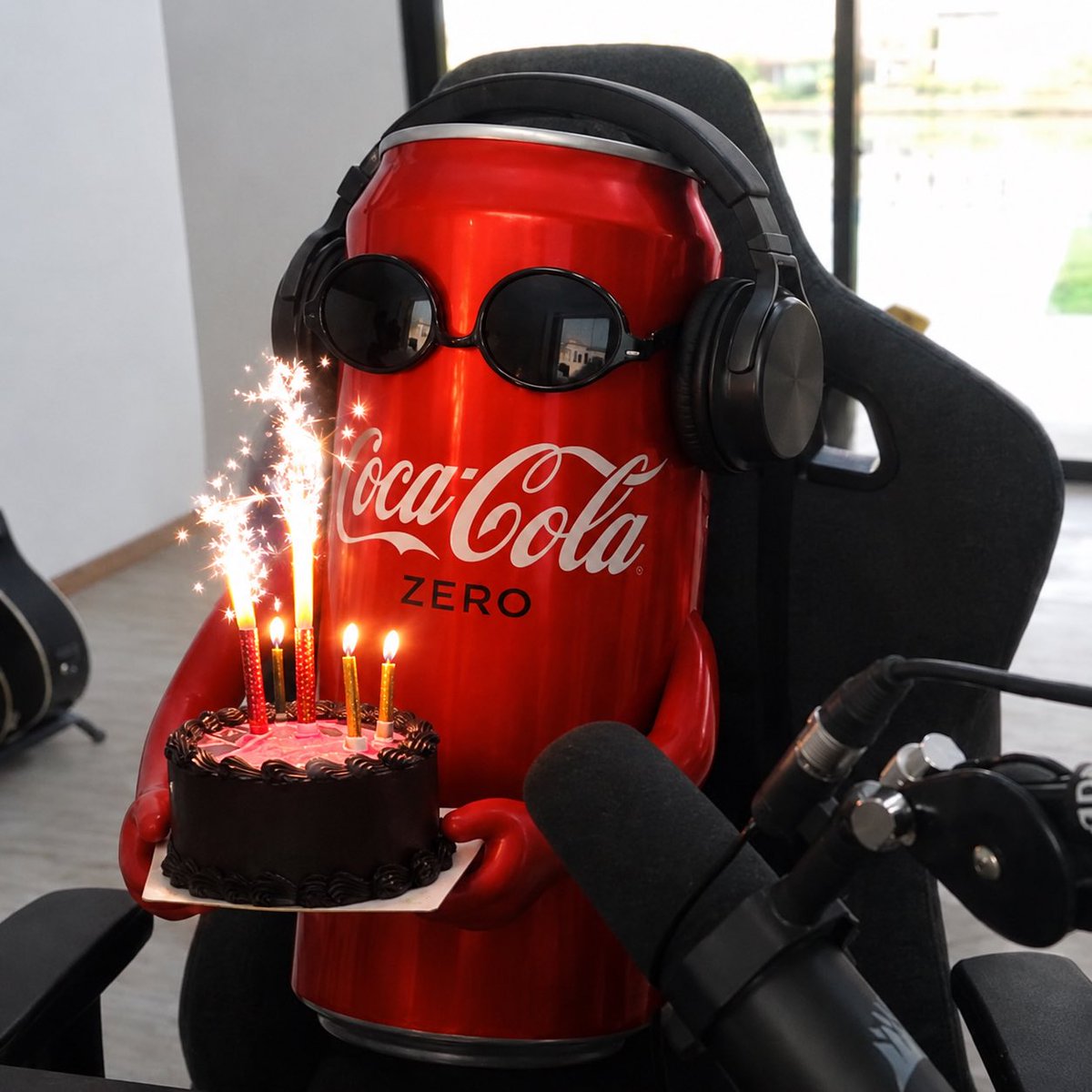 ediitokiick's tweet photo. FELIZ CUMPLEAÑOS @gonchobanzas  DALE QUE 25 NO SON NADA! https://t.co/WFFsNuGg0q
