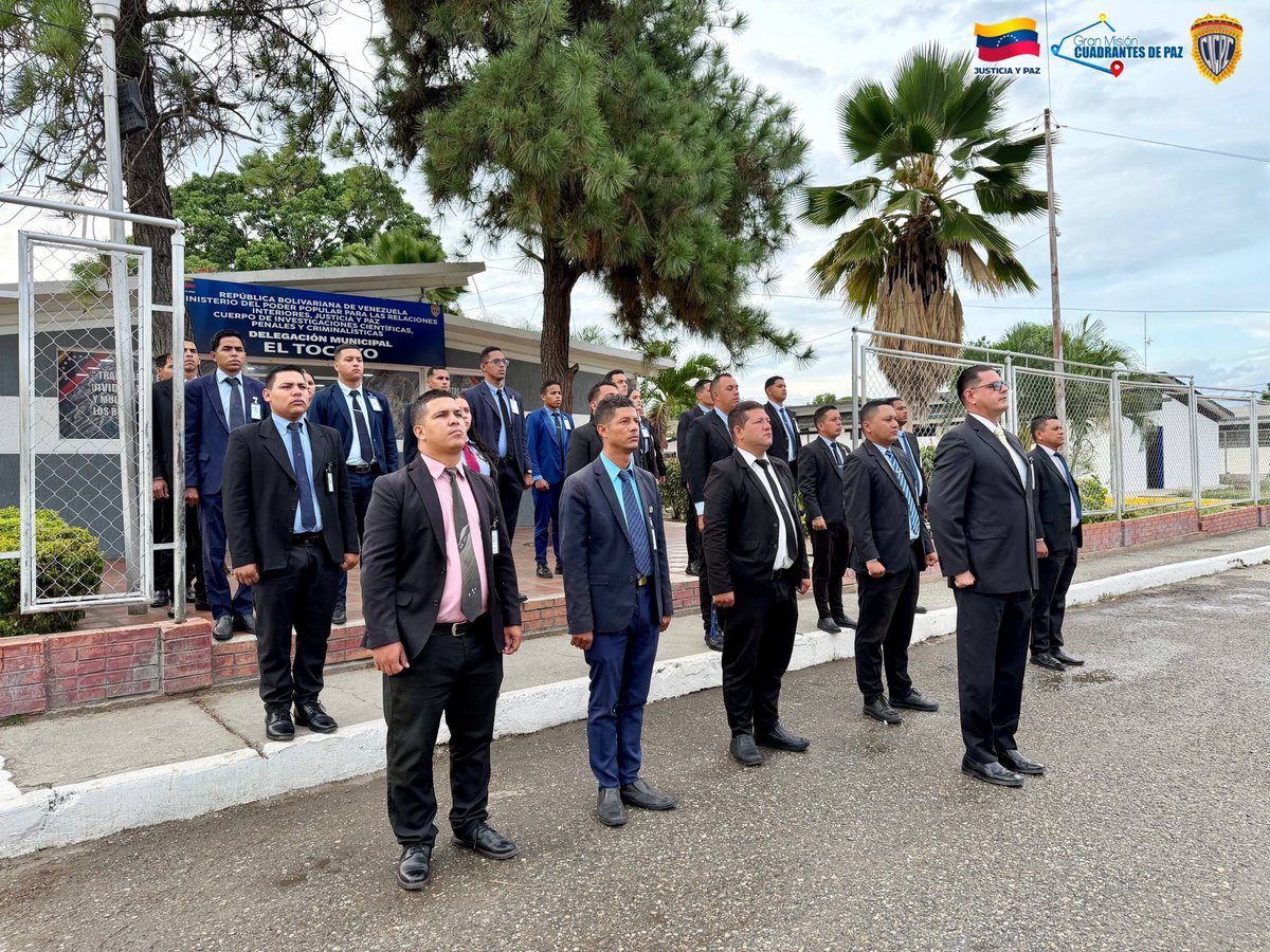 DMELTOCUYO's tweet photo. Iniciamos la semana con compromiso y lealtad institucional.

Cumpliendo con las directrices de la Superioridad, la Delegación Municipal El Tocuyo dice presente en el tradicional Lunes Cívico. https://t.co/m1jHY0Jdx2