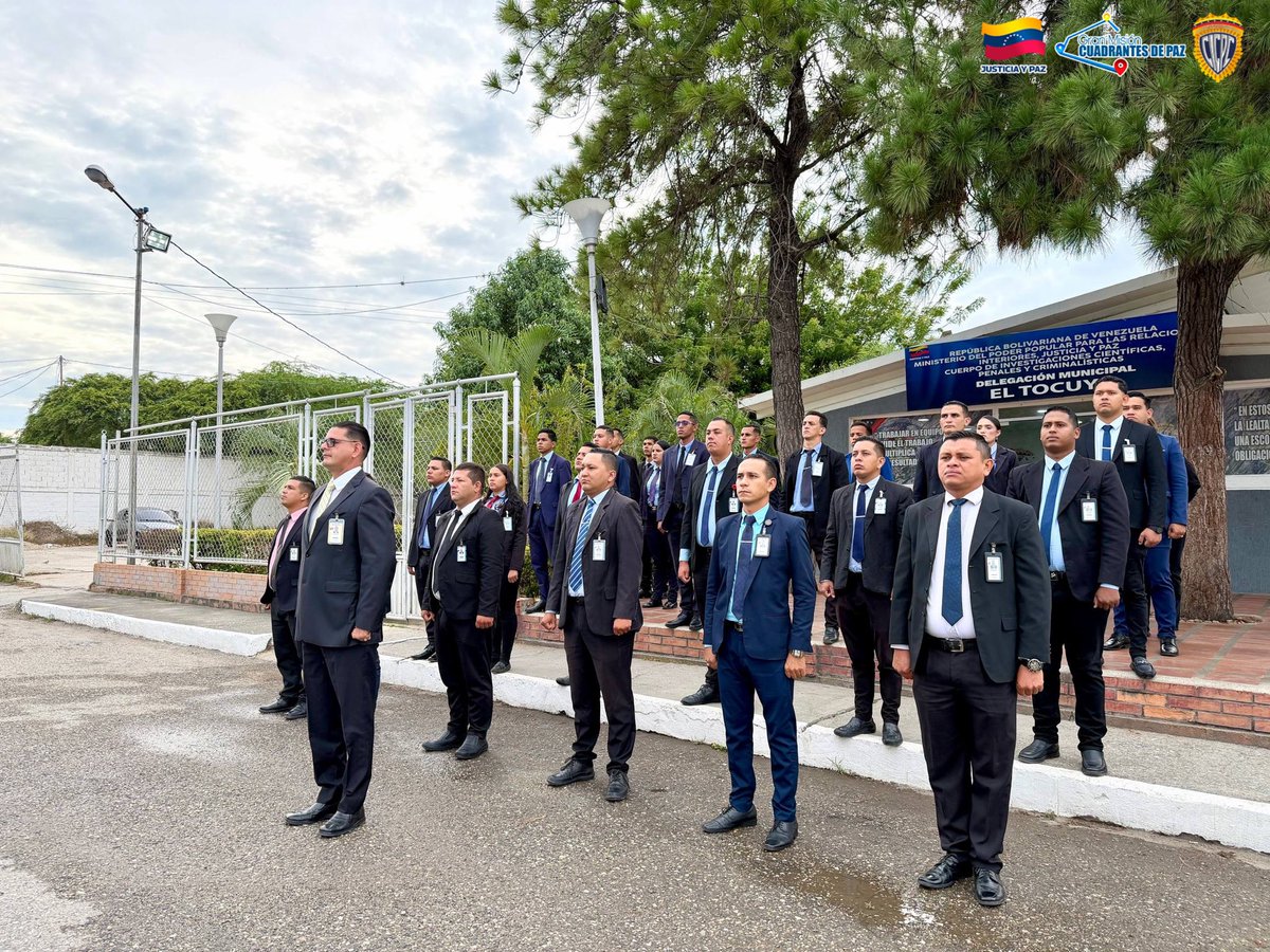 DMELTOCUYO's tweet photo. Iniciamos la semana con compromiso y lealtad institucional.

Cumpliendo con las directrices de la Superioridad, la Delegación Municipal El Tocuyo dice presente en el tradicional Lunes Cívico. https://t.co/m1jHY0Jdx2