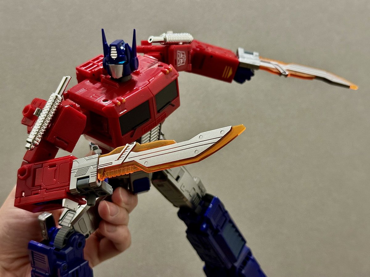 monsteraTF's tweet photo. MPG17 オプティマス
これも机の上に出しっぱなしにしたくなる玩具だ
#トランスフォーマー
#transformer https://t.co/Aav9KVVwOz