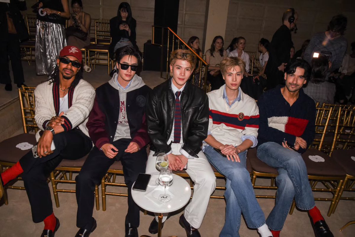 doublepjourney_'s tweet photo. Few days in NewYork, but it's many

📸 IG : fourth.ig

PHUWIN STUNNING NYFW27

#TommyHilfigerXPhuwin
#TommyHilfiger #TommyFamily
#phuwintang @phuwintang https://t.co/35yxRTwdtl
