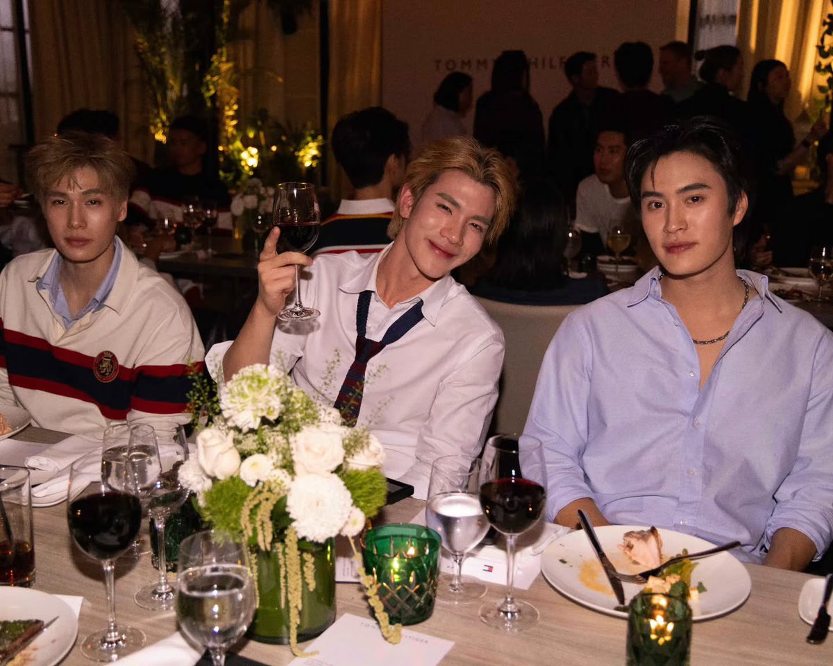 doublepjourney_'s tweet photo. Few days in NewYork, but it's many

📸 IG : fourth.ig

PHUWIN STUNNING NYFW27

#TommyHilfigerXPhuwin
#TommyHilfiger #TommyFamily
#phuwintang @phuwintang https://t.co/35yxRTwdtl