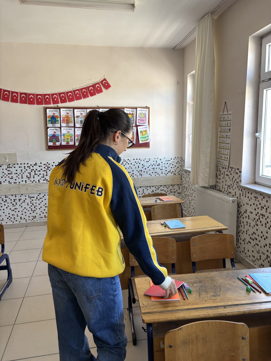 UFBKocatepe's tweet photo. #ÜnifebCares projeleri kapsamında 1907 ÜNİFEB Afyon Kocatepe Üniversite örgütlenmesi olarak eğitim-öğretim hayatına başlayacak kardeşlerimize kırtasiye seti hediye ederek "Çocuklara Aydınlık Gelecek”
projemizi gerçekleştirdik. https://t.co/4H5RGAkIOx