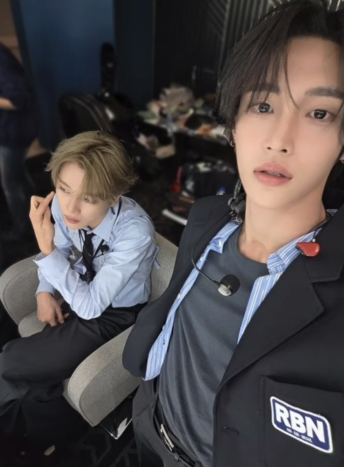 913X302's tweet photo. 🐶🐱🤳🏻 https://t.co/rLZ3kqhFry