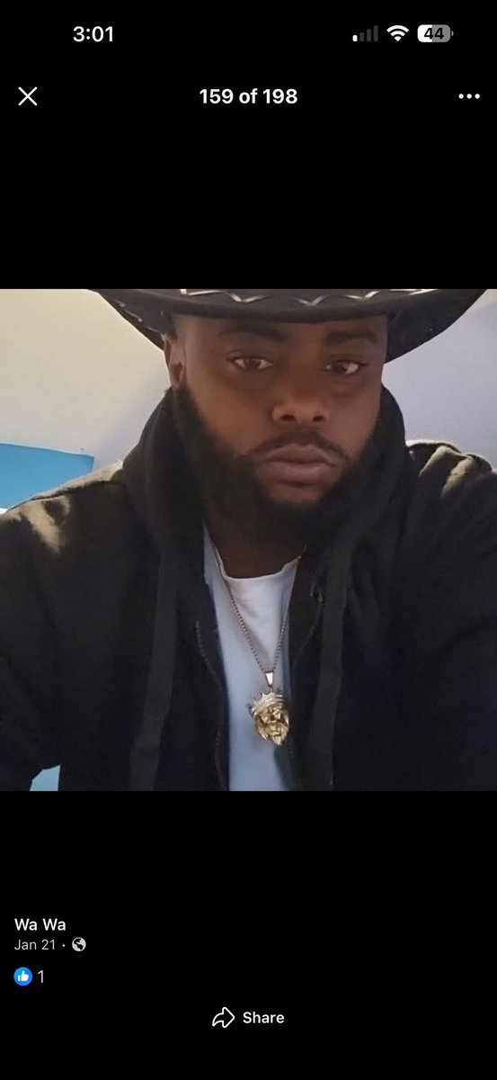 dymebaggs's tweet photo. Found the sucka duck ass who been playin on my phone ..this ugly lil shxt and some hoe too 🤮🤮🤮🤮 https://t.co/yoXNGdXW6A