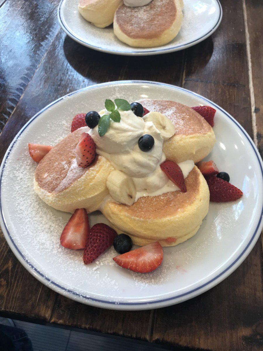 minirickey32's tweet photo. リッキーにおすすめの、ふわふわスフレパンケーキ❣️🥞
FLIPPER'S 下北沢店
リッキーが甘いものを幸せそうに食べる食べる姿が見たい！🙏🍫

#リッキーと食べる食べるの日 https://t.co/JdwGeYuE6x