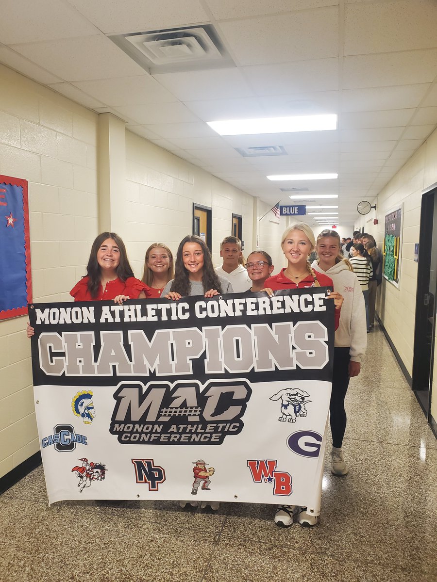 WeboGirlsGolf's tweet photo. Champions Walk this morning for girls golf! 3rd consecutive conference championship for the Stars! https://t.co/KPKSeaUPr7