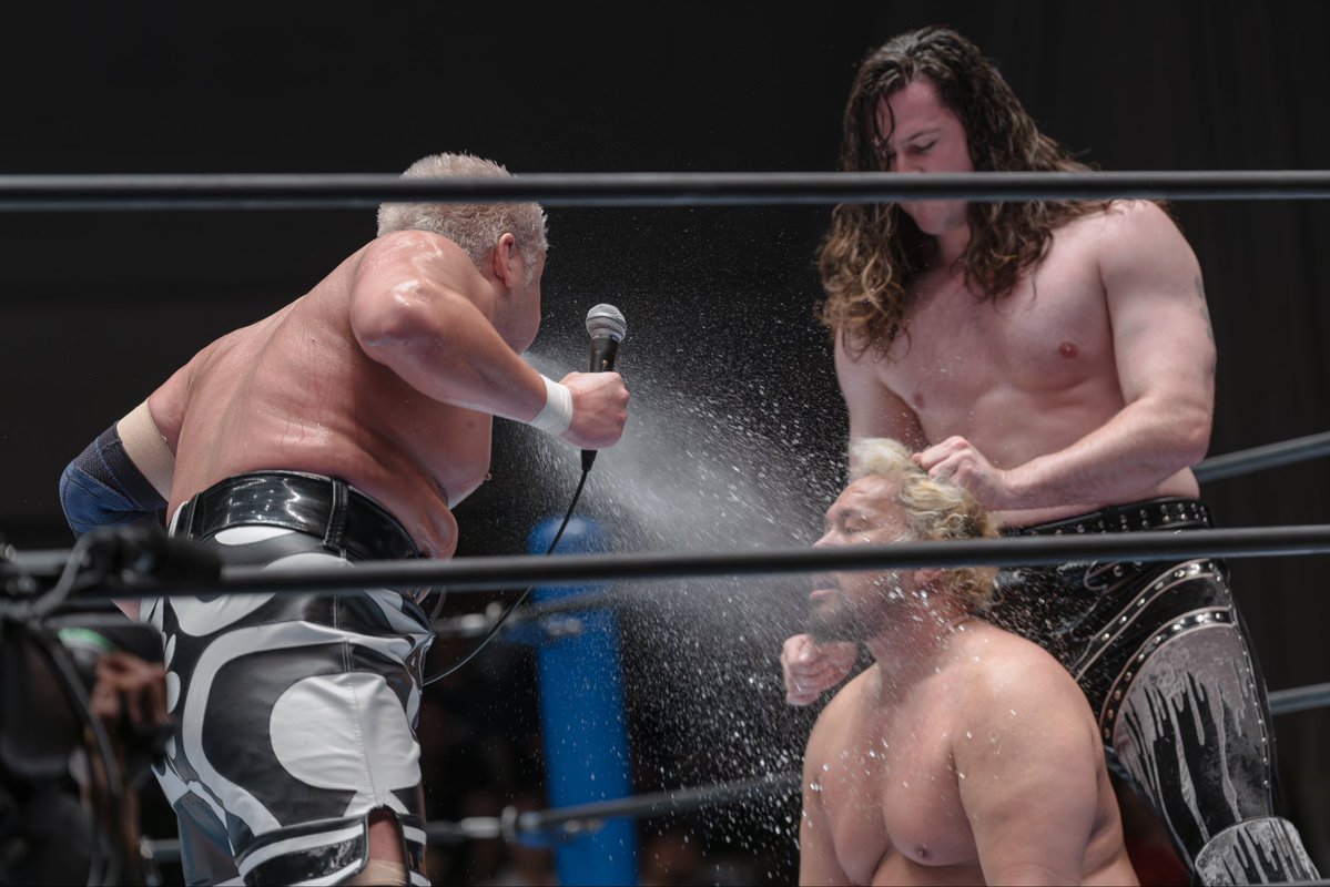 Uncrowned_emper's tweet photo. 9/9 後楽園ホール

第4試合後の一コマ
痺れた��！

#njpw #njdest https://t.co/NCHr7yWXYd