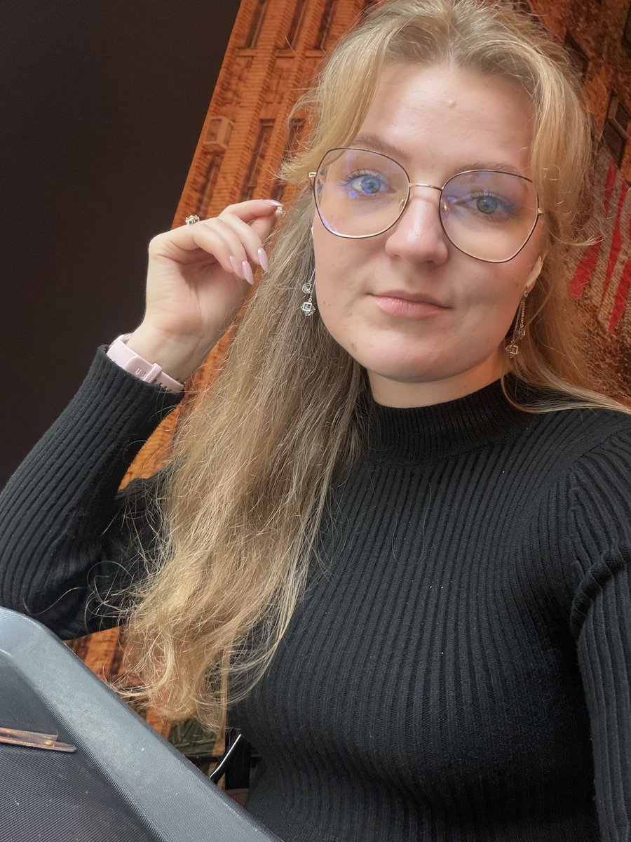 _Katy__N_'s tweet photo. Локоны утром vs локоны сейчас 🤡 https://t.co/ElJWXGwWlF