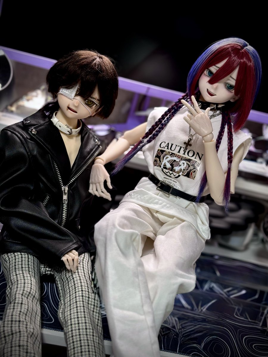 hanamizuki_6666's tweet photo. 【告知】
ddhカスタム『六番街』シリーズ
近未来のスラムに住む住人たちを制作しています。
ネオンと狂騒、混沌が日常の街で生きる彼等をぜひ見ていって下さい。
気になる方いましたらフォロー・いいねいただけると嬉しいです。
#カスタムヘッドお家探し
#ドールオーナーさんと繋がりたい
#ddh https://t.co/rw9CViCbv4