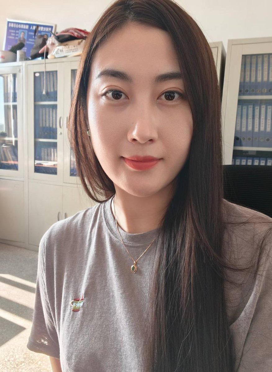 bhooth9i's tweet photo. 角度决定一切，我喜欢趴在床边，你们喜欢什么姿势？明后天都没课，附近的X友可以探讨一下 https://t.co/nc5WkEbMlt