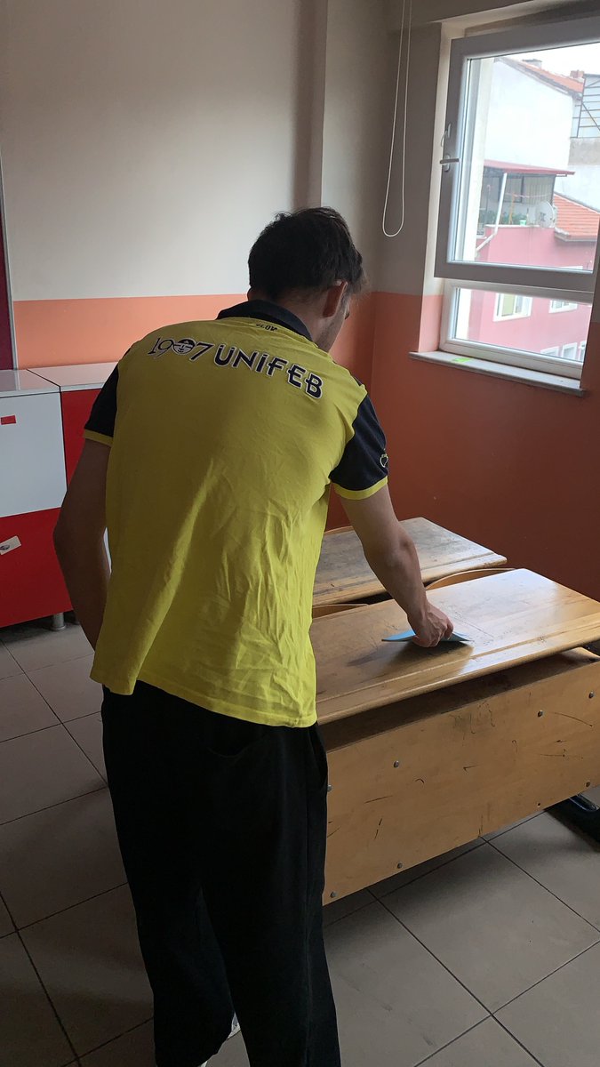 UFBDumlupinar's tweet photo. #ÜnifebCares projeleri kapsamında 1907 ÜNİFEB Dumlupınar Üniversitesi örgütlenmesi olarak eğitim-öğretim hayatına başlayacak kardeşlerimize kırtasiye seti hediye ederek “Çocuklarla Aydınlık Gelecek” projemizi gerçekleştirdik. https://t.co/c3u4LOQgjq