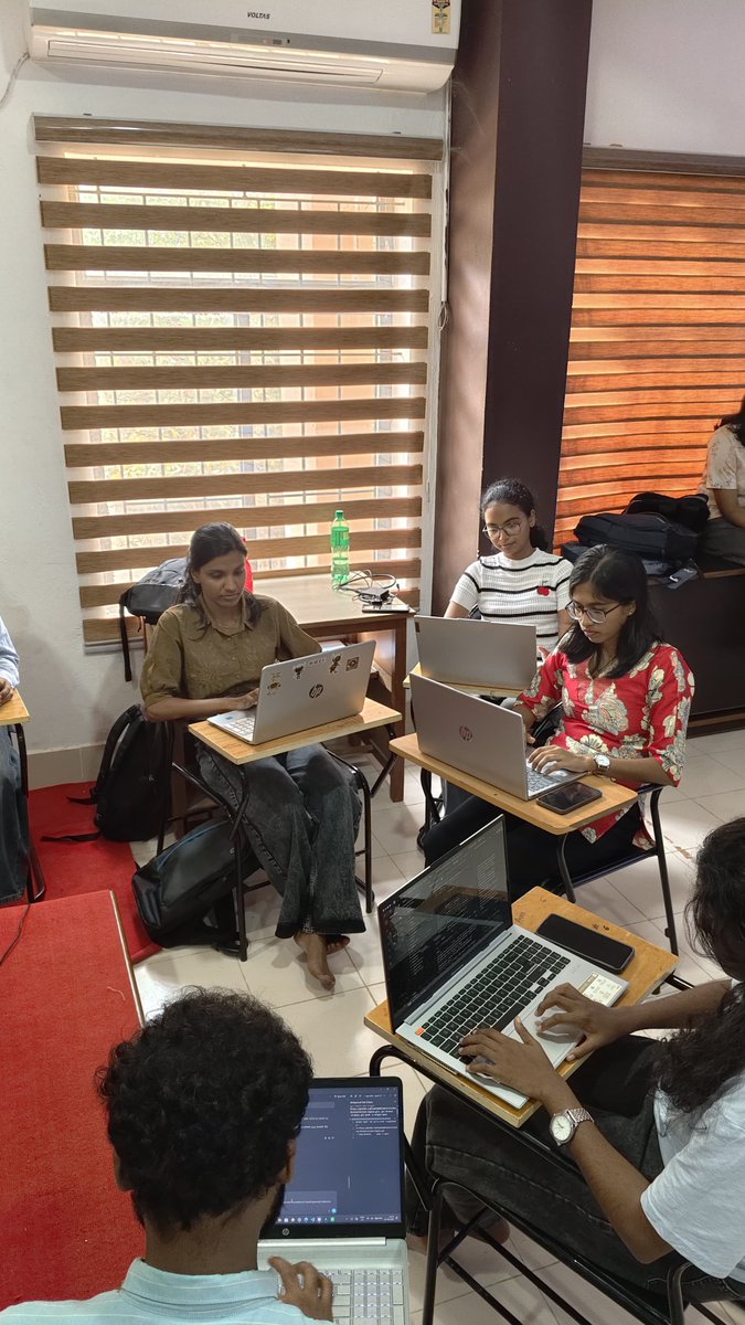 MulearnGecPkd's tweet photo. #SIH2026 at GEC Palakkad 🚀

Thank you to all participants, mentors, judges, coordinators, and volunteers for an amazing day of innovation, teamwork, and learning. 💡🤝

Until the next hackathon!
#SIH2026 #SmartIndiaHackathon #Ministryofeducation #InnovationCell https://t.co/g2NCaoWv8p