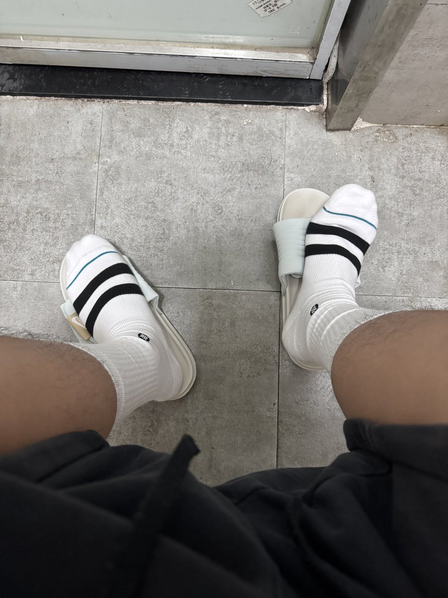 baby54141719's tweet photo. Jio 🧦 #白袜 https://t.co/CJD7g7tMmc
