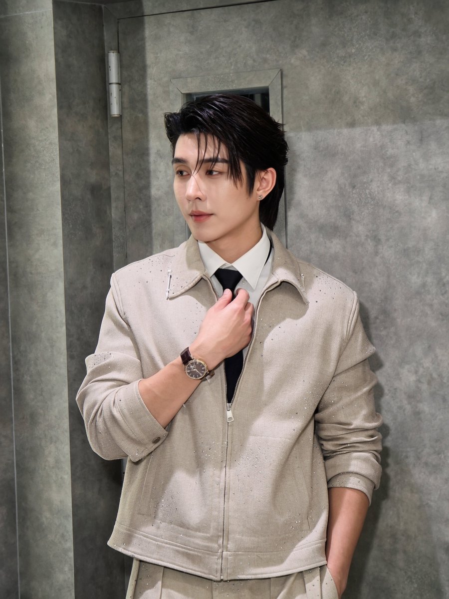 basvproject's tweet photo. พี่ดาราหล่อสะอาด มีเวลา มีนาฬิกาเป็นของตัวเองมาแล้วค้าบบบ @basvpr_

ขอบคุณชาว #Remembas ทั้งทีมหน้างานและทีมหน้าจอทุกคนนะคะ🙇🏻‍♀️🧡

#Basvpr
#Remembas
#CitizenWatchTH https://t.co/xzqqiN9MIW