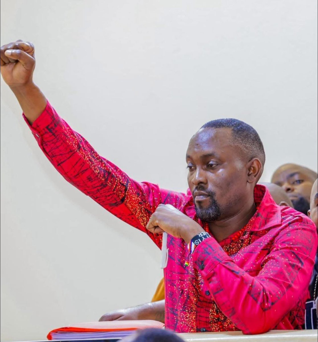 PSSEKABIR's tweet photo. JUST IN: The High Court in Kampala has ordered the Uganda Prisons Service to produce the NUP Deputy Spokesperson Waiswa Mufumbiro in court for the hearing of his election petition against Fredrick Ruhindi.

Mufumbiro challenges Ruhindi’s declaration as MP for Nakawa East, alleging that the Electoral Commission, the second respondents in the case, erroneously declared him the winner.

Justice must be served.