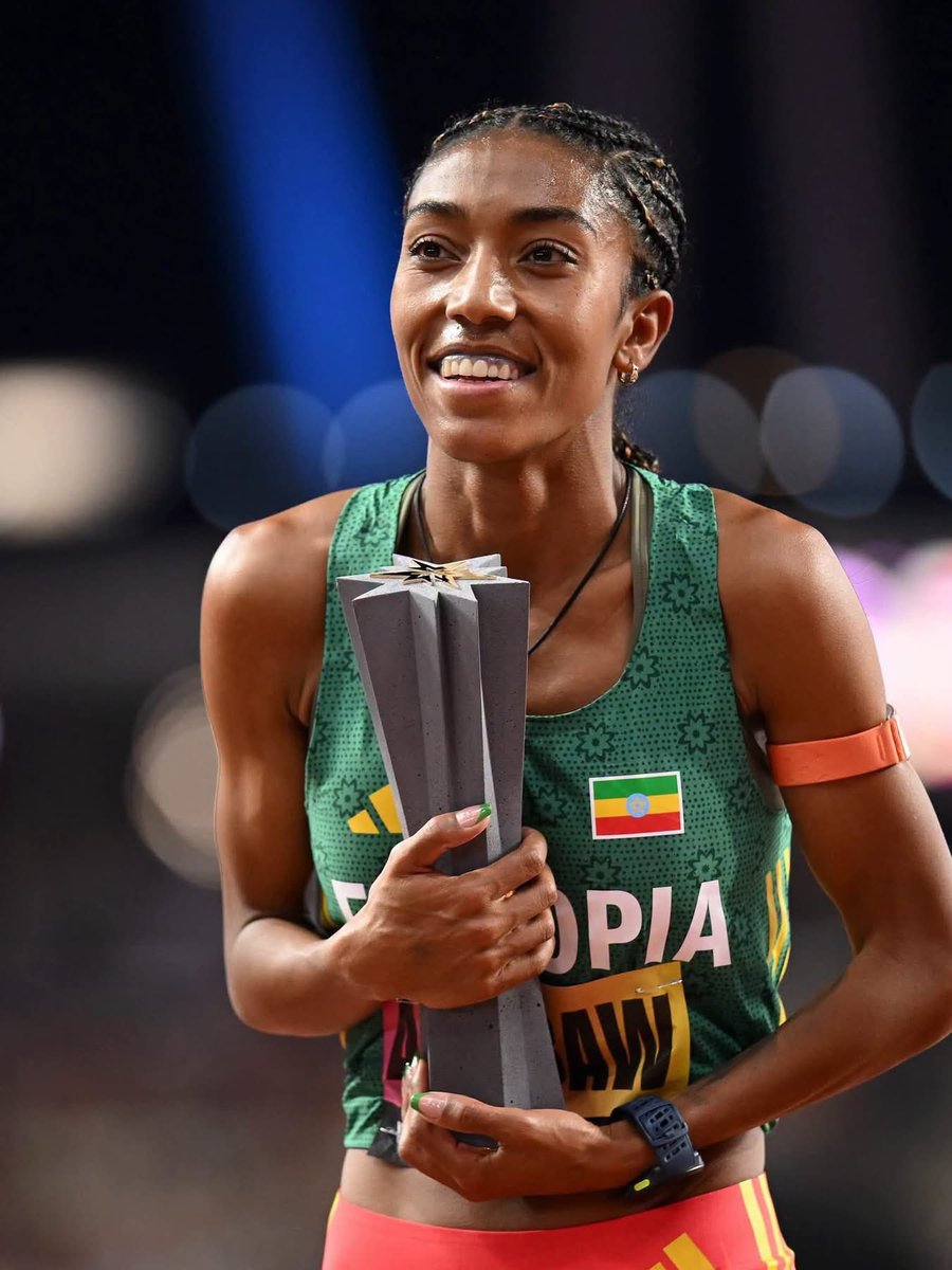 ETEmbassyJIB's tweet photo. Félicitations à Likina Amebaw pour sa victoire historique dans le 5 000 m féminin aux World Athletics #Ultimate Championship à Budapest. Avec un remarquable chrono de 14:30.36, elle est devenue la toute première championne World Athletics Ultimate du 5 000 m féminin.
#Ethiopia https://t.co/N43M6Aow3v