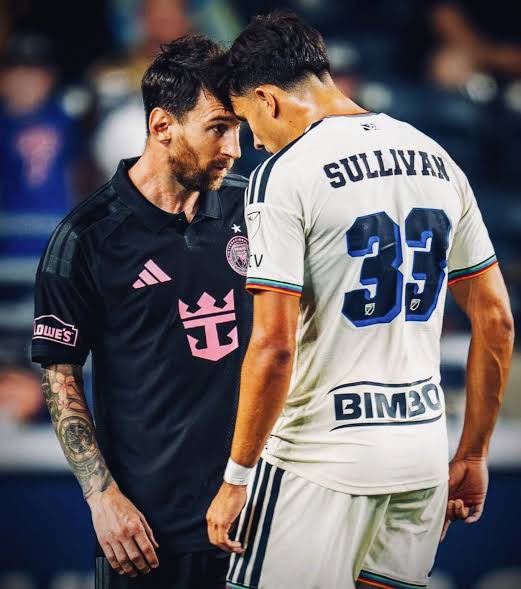 Hamza8Barca's tweet photo. Meet the Sullivan family. American &amp; Bangladeshi blood runs through their family. Both the brothers standing in the middle play for Philadelphia Union in the MLS while the younger brothers standing Left &amp; right have already played for Bangladesh youth. Football is in their DNA. https://t.co/gYdcpPThat