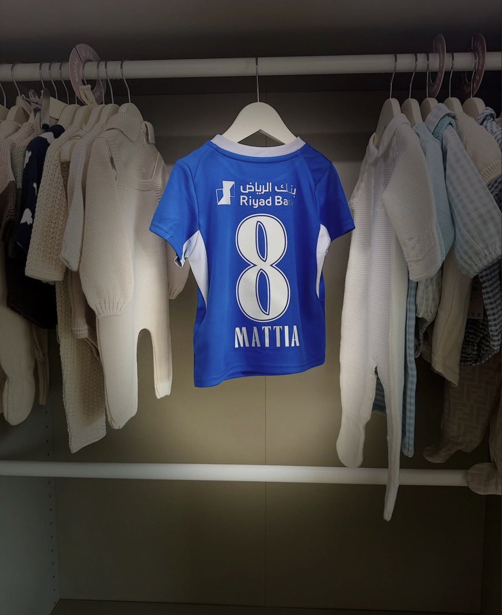 MnbrAlhilal's tweet photo. 🚨💙 روبن نيفيز يعلن اسم ابنه القادم عبر قميص الهلال ..

"ماتيا" 👶🏻💙 https://t.co/yg1pYYlGdo