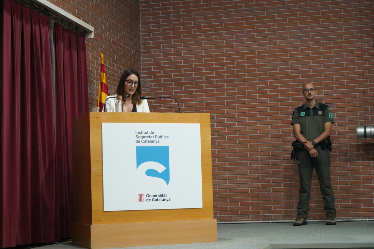 agentsruralscat's tweet photo. 🟢 126 aspirants han iniciat avui a l' @ispccat la formació bàsica per incorporar-se a #AgentsRurals

🔝 És la promoció més gran de la història i s’emmarca en el procés de creixement del Cos, que preveu arribar a 1.300 efectius @MRocaFina @ElisendaPerez83

https://t.co/3nyV3fEaXH https://t.co/8PbZB78BmH