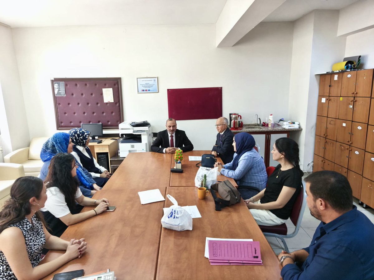 kirkagacmem45's tweet photo. İlçe Millî Eğitim Müdürümüz Halil BONCUK; Kırkağaç MTAL, 12 Eylül Ortaokulu ve Rıza Nebahat Dolman Ortaokulunu ziyaret ederek öğrenci ve öğretmenlerimizle bir araya geldi. Yeni eğitim öğretim yılına ilişkin yürütülen çalışmalar hakkında bilgi aldı.

@il_mem_45 @m_ugurelli https://t.co/Iz8wzzLkTp