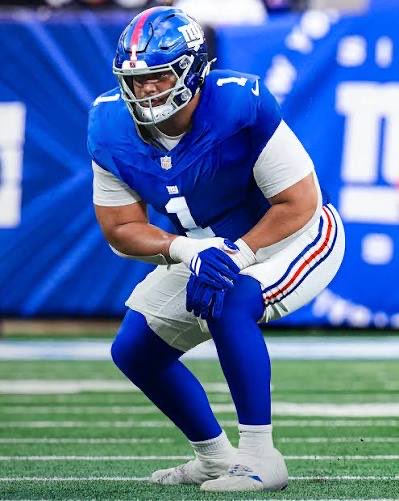 SleeperNFL's tweet photo. Giants G Francis Mauigoa is the first rookie since 2018 to record 35+ pass-blocking snaps in Week 1 without allowing a pressure.

What a debut from the 10th overall pick. https://t.co/hEVm8e15BA