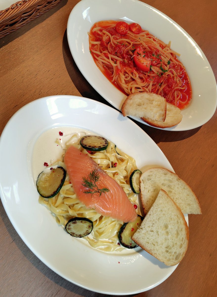gagapjdtmwtmpjd's tweet photo. 422 BOOKCAFE&amp;BAR（2026）
#ブックスポット https://t.co/w5mjzAAj4b