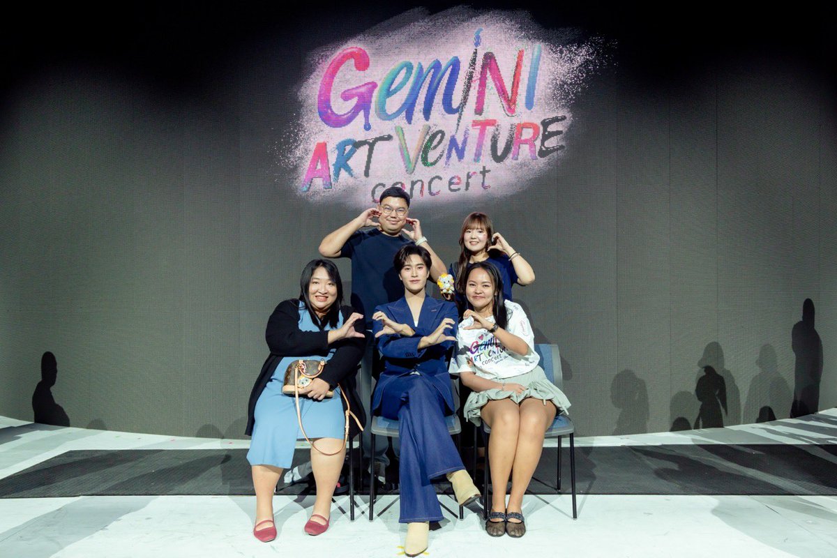 Thadpoom's tweet photo. GEMINI ART-VENTURE CONCERT 🖌️🖼️🎨💕

เป็นการมาคอนเสิร์ตที่สนุกมากๆครับ เพื่อนๆน่ารัก ร้อง เต้นกันสนุกสนาน และมี Giveaway น่ารักๆมาให้ด้วยครับ รอไป support น้องเจมในงานต่อไปกันต่อนะครับ ขออนุญาตลงรูปเป็นที่ระลึกครับ :))

#GeminiConcert
#GeminiConcertD3 https://t.co/shXm7H2Pr8