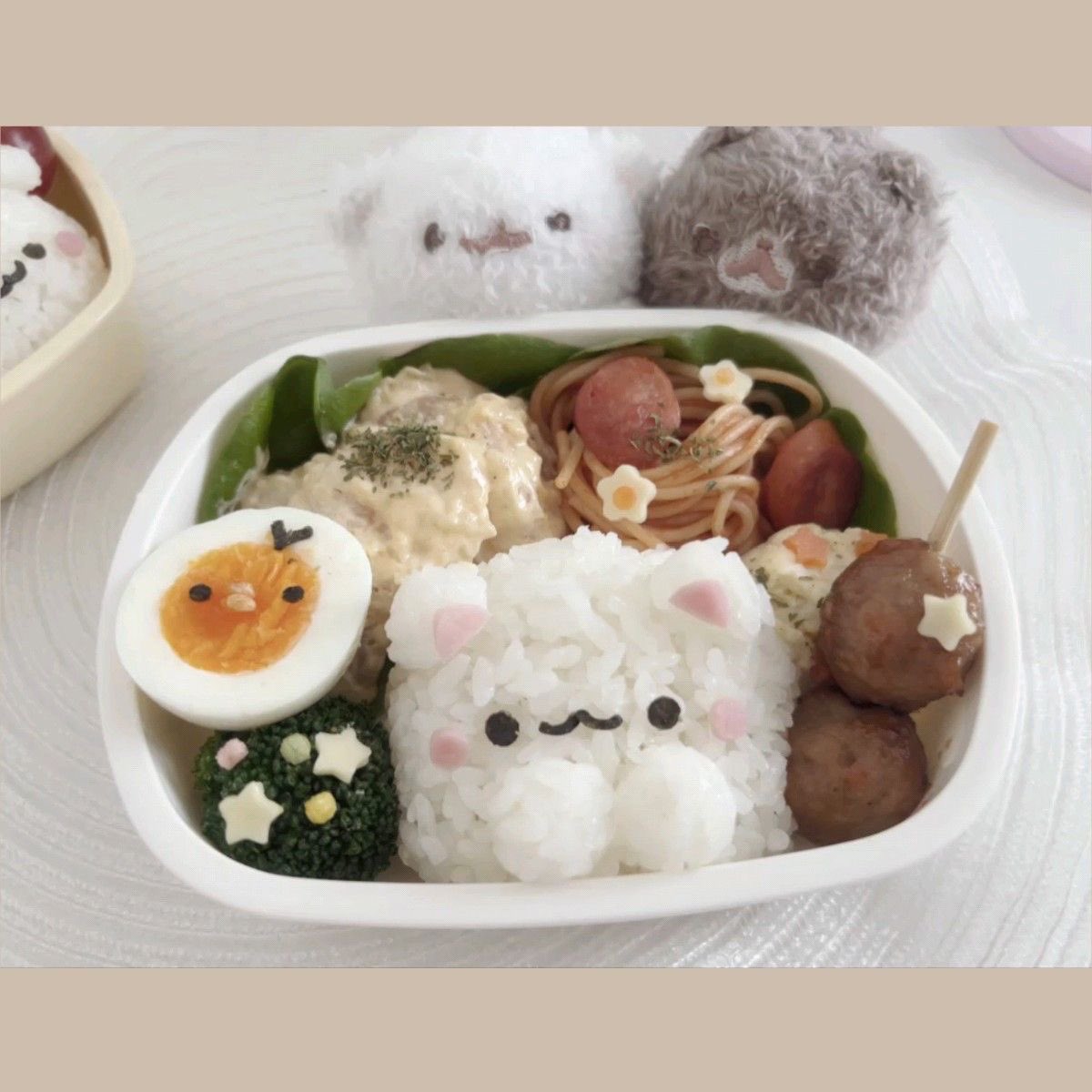 CosmicIchigo's tweet photo. @CosmicDenia Aku dan Bento kesukaanku! >__< https://t.co/rHKTyvjHfj
