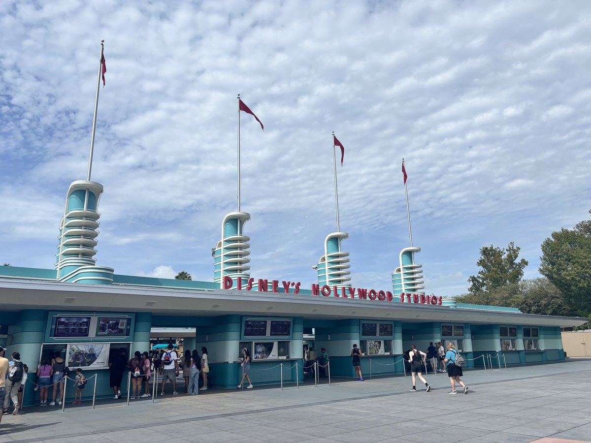 commandowolffe's tweet photo. 初めてのフロリダオーランド、WDW(AK, HS, EPCOT)めっちゃ良かった！
また来年来たい。
#WDW 
#アニマルキングダム 
#ハリウッドスタジオ 
#エプコット https://t.co/kT3vhd4AfN
