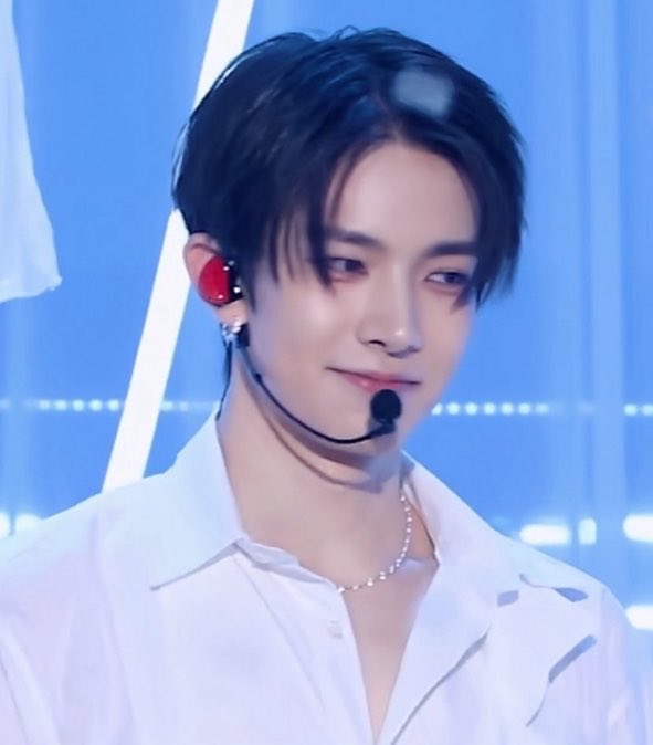 heevxr's tweet photo. heeseung is the finest prettiest boy ever https://t.co/tMNIdQHP3f