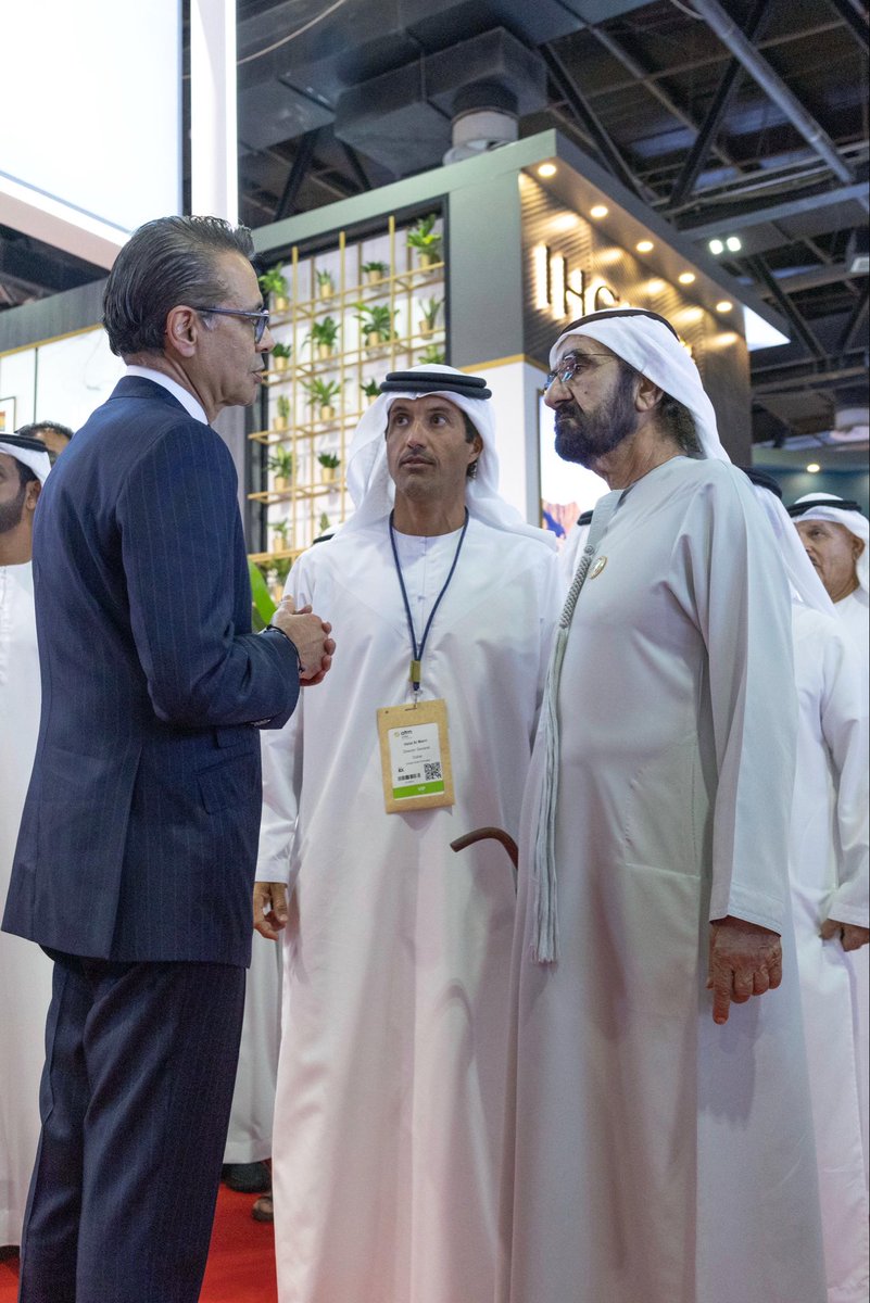 HHShkMohd's tweet photo. أثناء زيارتي اليوم لمعرض سوق السفر العربي 2026 بمشاركة 80 دولة .. 

تجتمع هيئات السياحة، وشركات الطيران ، والعلامات العالمية في قطاع الضيافة، وشركات التقنية لتناقش مستقبل السياحة العالمية لدينا في دبي . 

استقبلت دبي حوالي ٧ ملايين سائح في الأشهر الثمانية الأولى .. وسجلت ٢١ مليون غرفة فندقية محجوزة في نفس الفترة .. 

نرحب بالجميع في بلادنا ..ونعد الجميع باستمرار جهودنا لترسيخ بلادنا إحدى أفضل وأرقى الوجهات السياحية العالمية بكرمها .. وتنوعها .. وحيويتها.