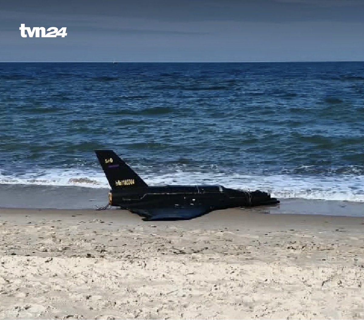 rzvk_7's tweet photo. @KodiWellman @NedKrk @WarNewsPL1 @tvn24 W oryginale jest piasek, tu nw co autor odjebał ale bez kitu wygląda jak śnieg xd https://t.co/cNvpQ2bjoo