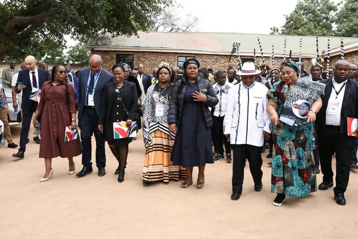Ehlanzeni_Dist's tweet photo. Ehlanzeni District Municipality Joins National Wills Week Community Engagement in Bushbuckridge

Ehlanzeni District Municipality MMC for Disaster and Community Services, Cllr LC Shakwane joined the Minister of Justice and Constitutional Development.

[Photos: DOJ &amp; CD] https://t.co/qYWtlzrkLu