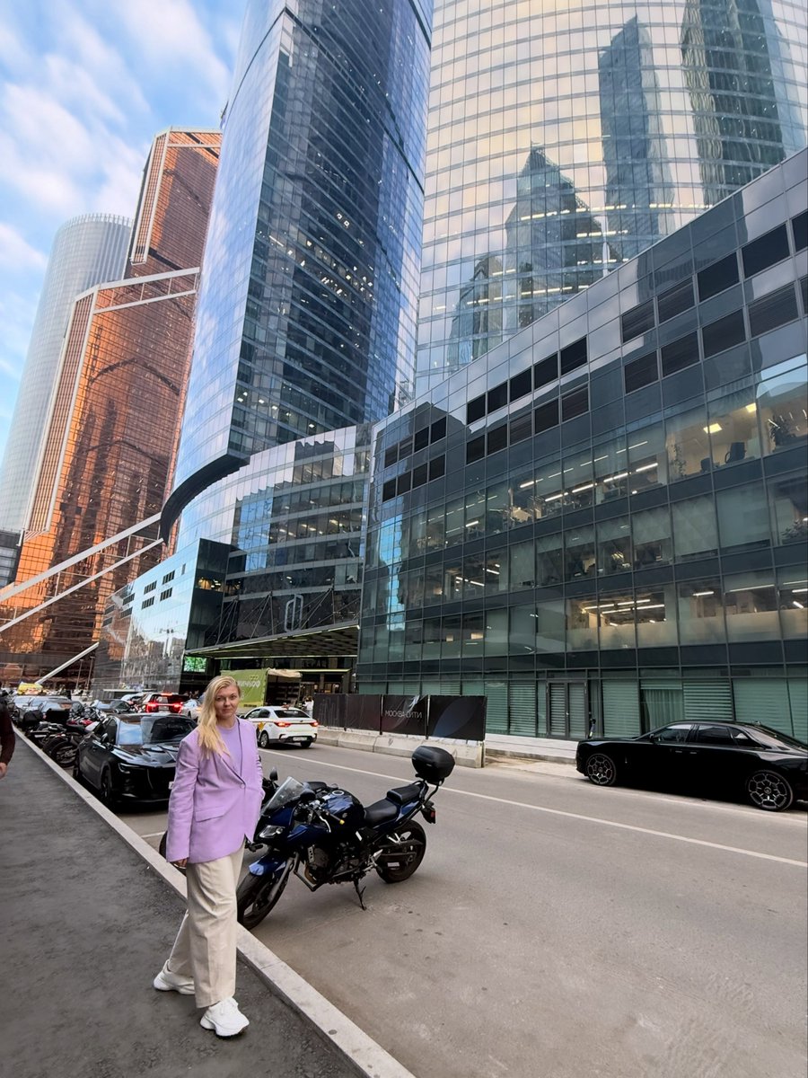 AnibalBendchwt's tweet photo. Photo by ТРЕВЕЛ ТРЕНЕР Наталья Фролова on August 28, 2026. May be an image of skyscraper, road, street, buildings and text. https://t.co/u1riUgBue7