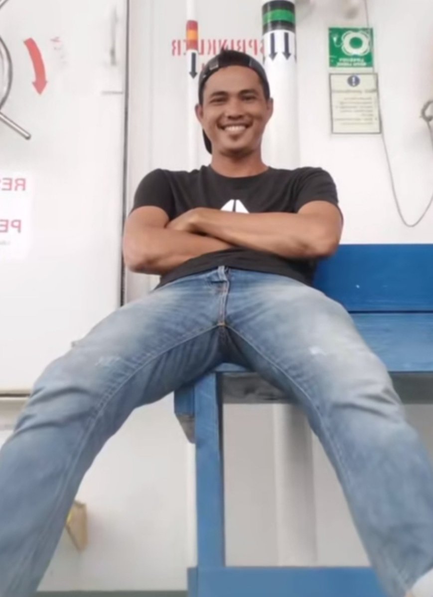 MasterYOGAYPRAN's tweet photo. Siabang tau gak ya kalau dia Viral pada masanya wkwk sebenarnya ini  udah lama tahun 2013 waktu siabang dipenjara wkwk , itu dia sering dibully , dilecehin sm di cabul napi lain . Skrg siabang udh berkeluarga. https://t.co/y7w3Ov33Uw