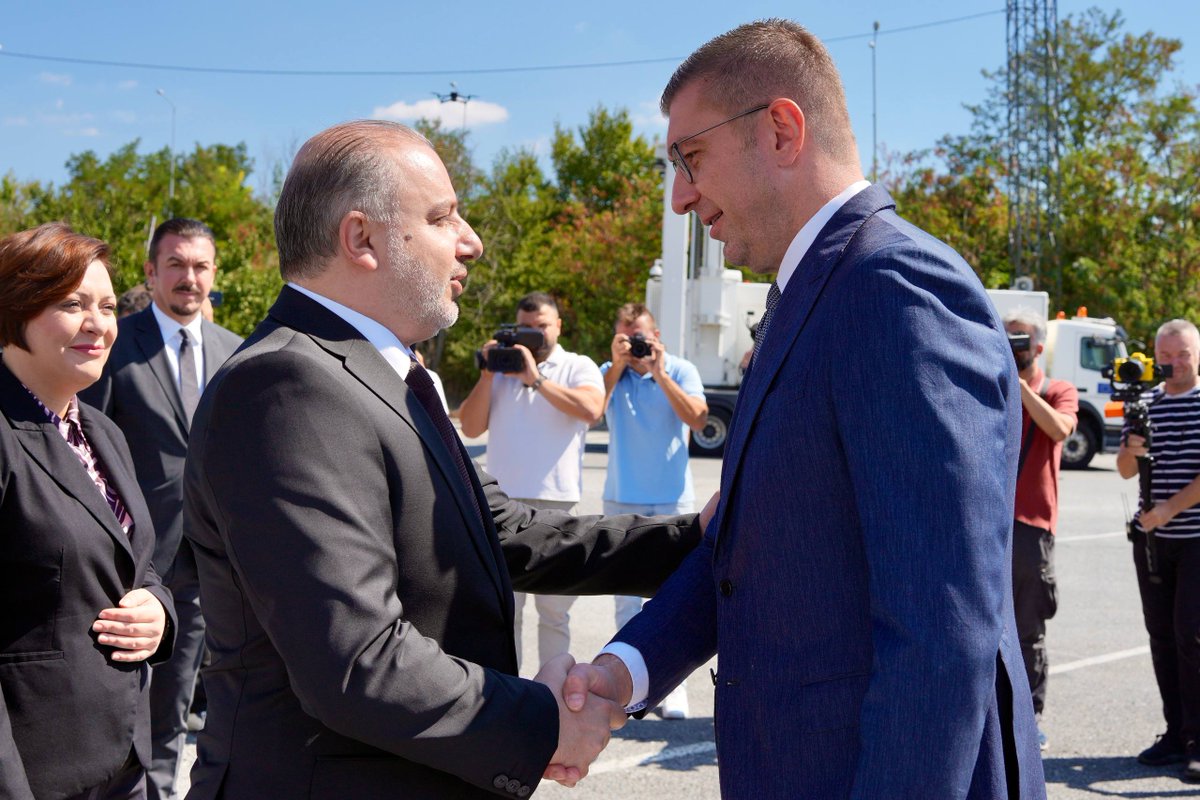 VladaMK's tweet photo. Мицкоски: Со новата опрема од ЕУ за Царината ја засилуваме борбата против организираниот криминал ⬇️

🔗https://t.co/cKb8AbwHK7 https://t.co/lkRXJsY3qF