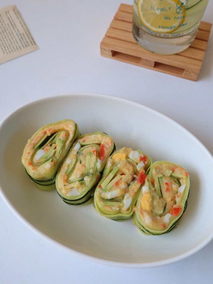 AudriaBill2bw's tweet photo. Lunch pick: homemade veggie wrap with fresh cucumber, avocado and hummus—light, tasty and perfect for midday energy! https://t.co/wMwvMZqYXl