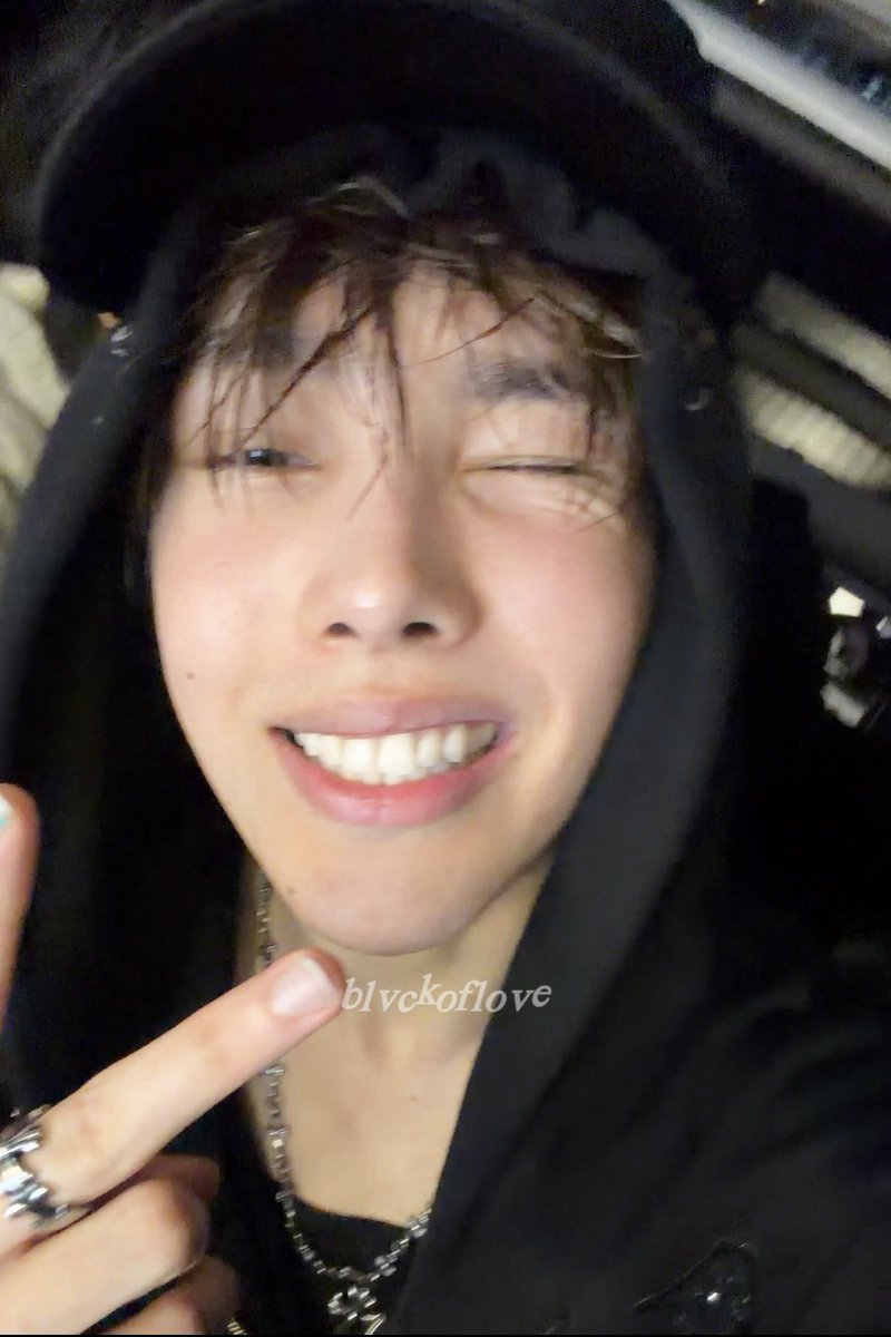 blvckoflove's tweet photo. 260909

셀카까지 #swag ;)

#wayfboys #웨이프보이즈 #ANDERSON #앤더슨 https://t.co/rniBwrYcoC