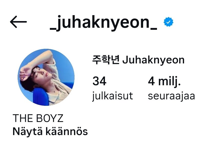 tazberri's tweet photo. let's just keep in mind theyre both active on insta and both still have THE BOYZ in their bio ✌️ https://t.co/Ag1bwxjGtm