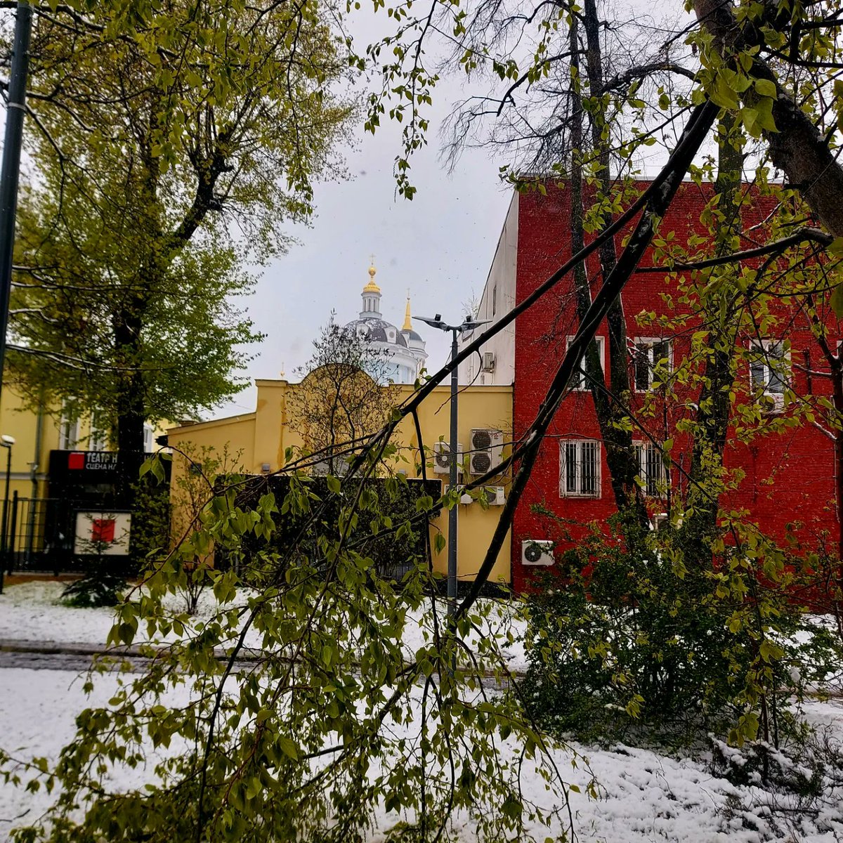 EvieCompans4k's tweet photo. Photo by Наталия on June 26, 2026. May be an image of street, buildings and lamppost. https://t.co/YicwbIde2s