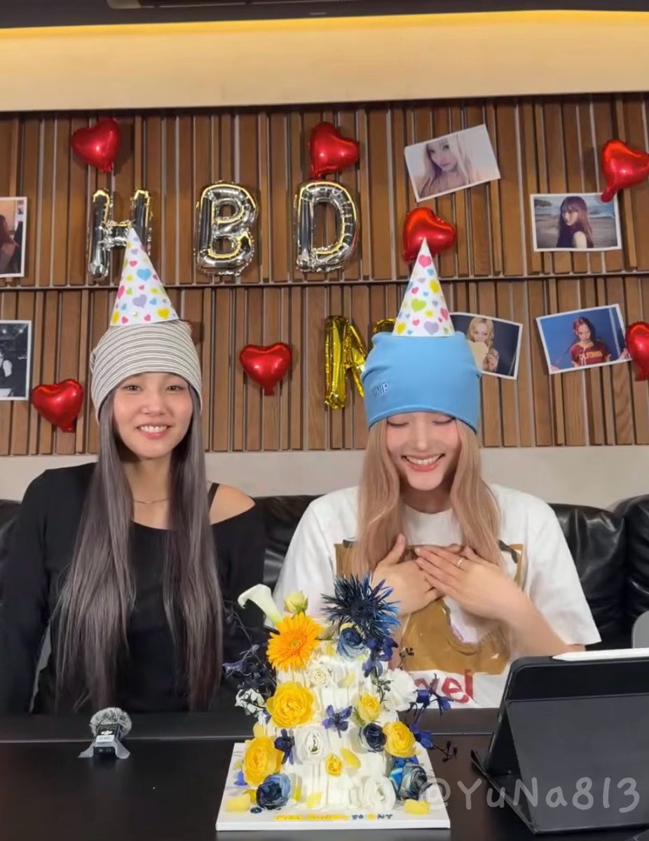 YuNa8l3's tweet photo. HAPPY #NEWYDAY 🎉
키비츠 올라운더 하마우에 유이♡
유이의 생일을 진심으로 축하합니다!! 무대 위에서 누구보다 빛나는 유이를 볼 때마다 자랑스러워‼️ 지금처럼 행복한 일들만 가득하고 원하는 거 다 했으면 좋겠어!! 태어나줘서,키비츠의 유이가 되어줘서 고마워🫶 오래 보자 사랑해🩷 https://t.co/20iqIlwIxz