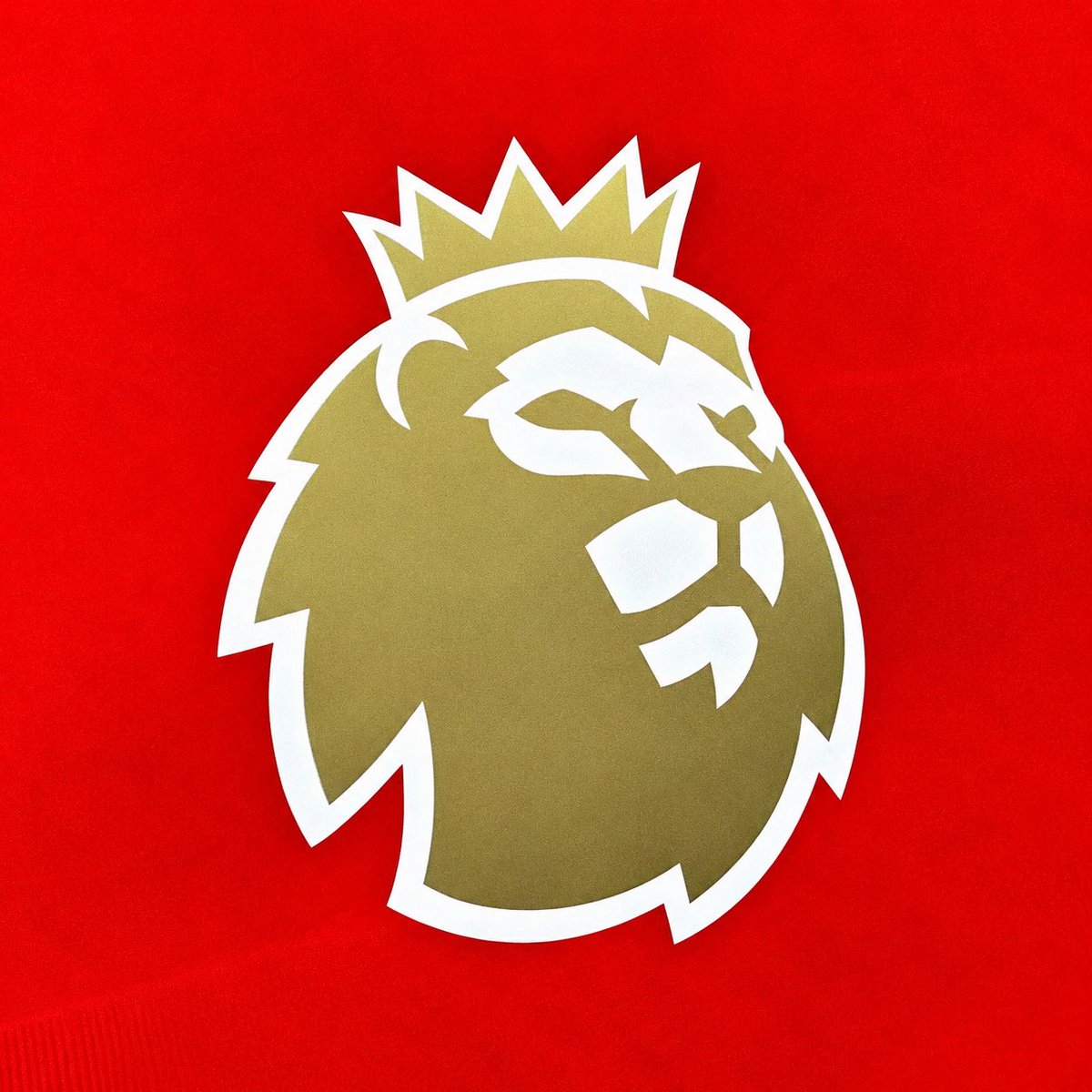 0de11_'s tweet photo. 19 other PL teams.                    Arsenal 🥶 https://t.co/aAORT0pL3w