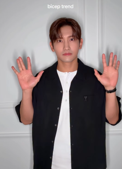 Kkorepo's tweet photo. 「#東方神起」#チャンミン、カムバックに対するときめき…「ついに」（動画あり） 
🔗https://t.co/l3XbqZifoP https://t.co/cKwKFVecCd