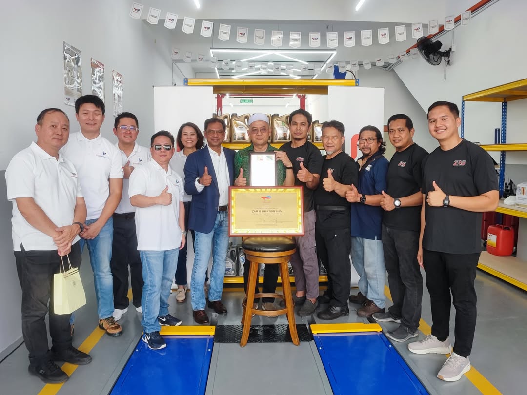 JinnyFioremul1's tweet photo. Congratulations to TotalEnergies Quartz Auto Services Zam O Lima Sdn Bhd on the grand opening of your new outlet in Semenyih. Visit us for trusted vehicle maintenance, engine care and professional automotive solutions. https://t.co/0WKoedRvah