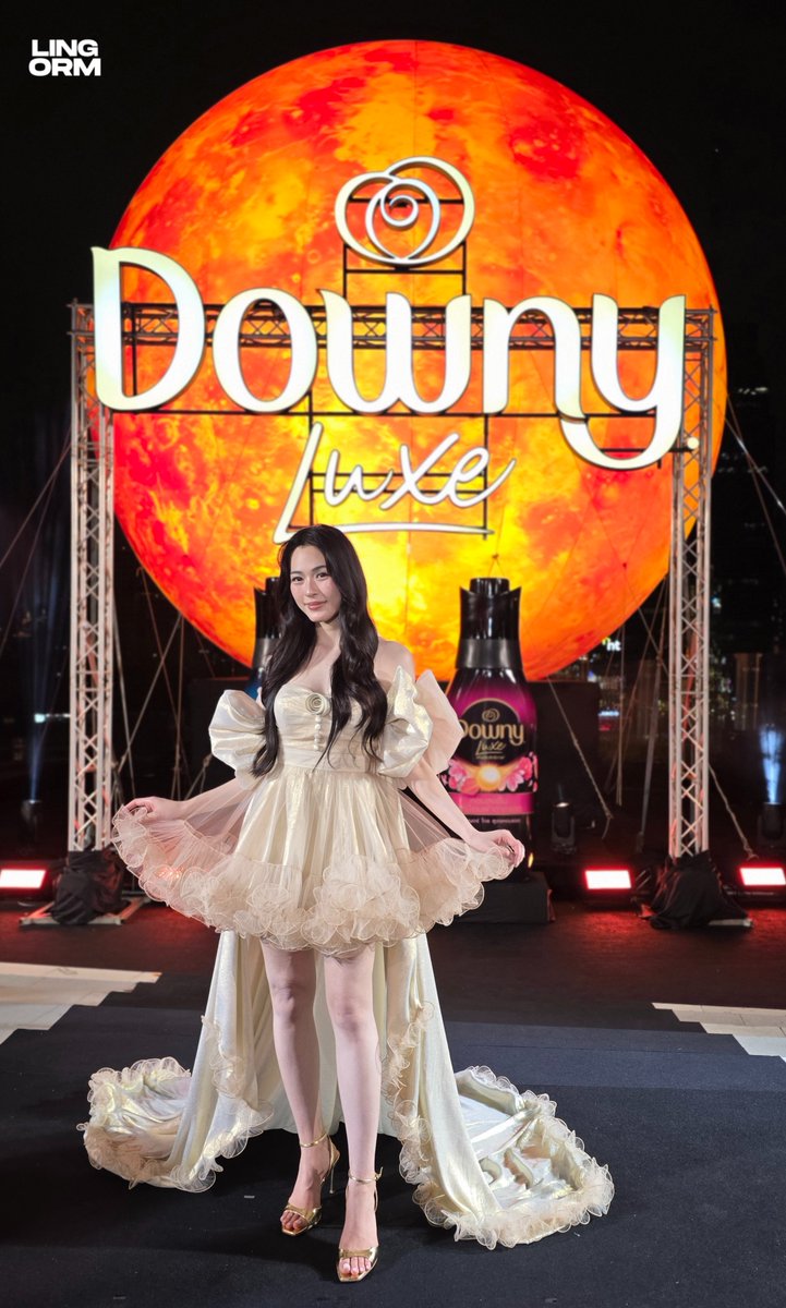 LingOrmCH3's tweet photo. คนที่สวยกว่าคุณหลิงเมื่อวาน คือคุณหลิงวันนี้ 🫶🏻

LING DOWNY LUXE SUNWAY #LingXDownyMeetandGreet #LinglingKwong #หลิงหลิงคอง https://t.co/1f4z4IIFFg