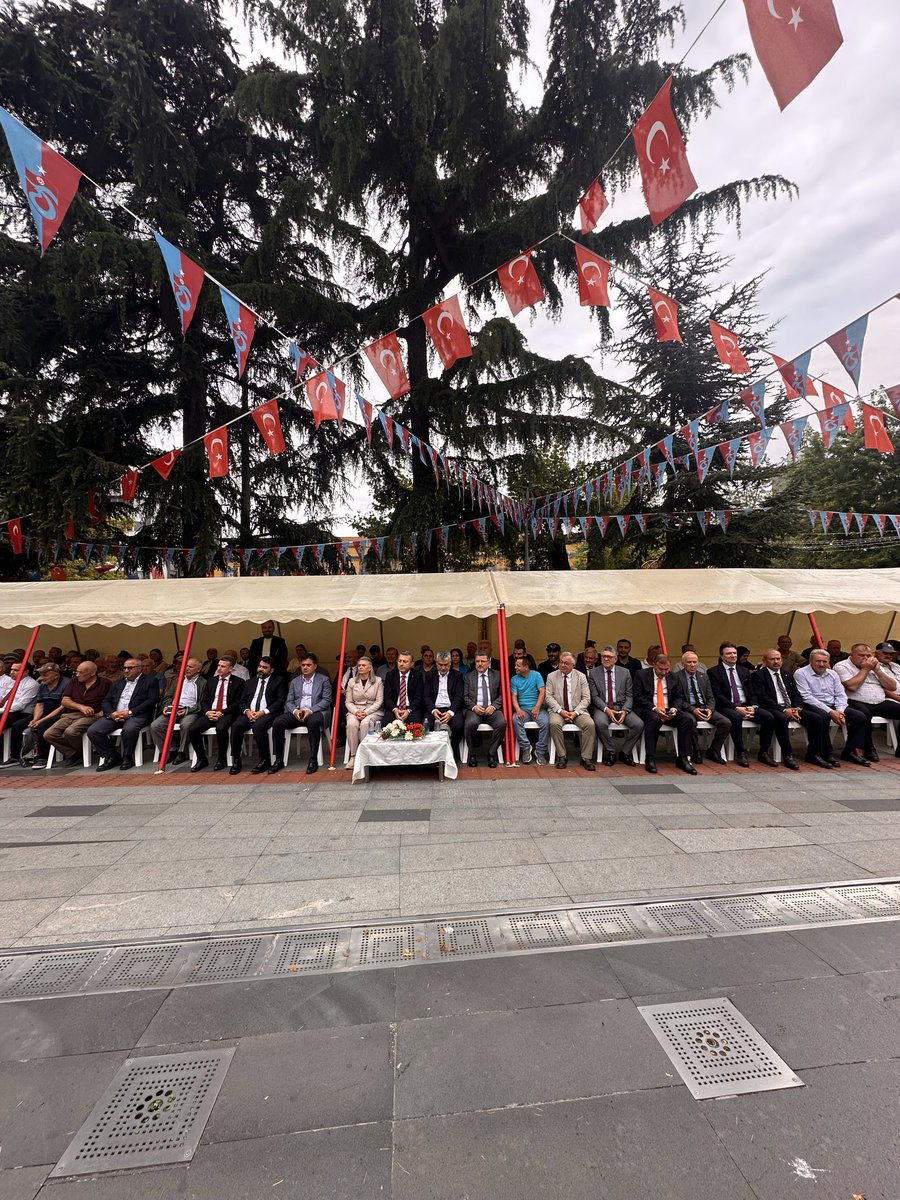 TrabzonMuftuluk's tweet photo. İl Müftüsü Çiçek, 39. Ahilik Haftası Etkinliklerine Katıldı

Trabzon İl Müftümüz Dr. İsmail Çiçek, 14-20 Eylül tarihleri arasında kutlanan 39. Ahilik Haftası kapsamında 15 Temmuz Şehitler ve Hürriyet Parkı’nda düzenlenen programa katıldı. https://t.co/BwzT8U1MeG