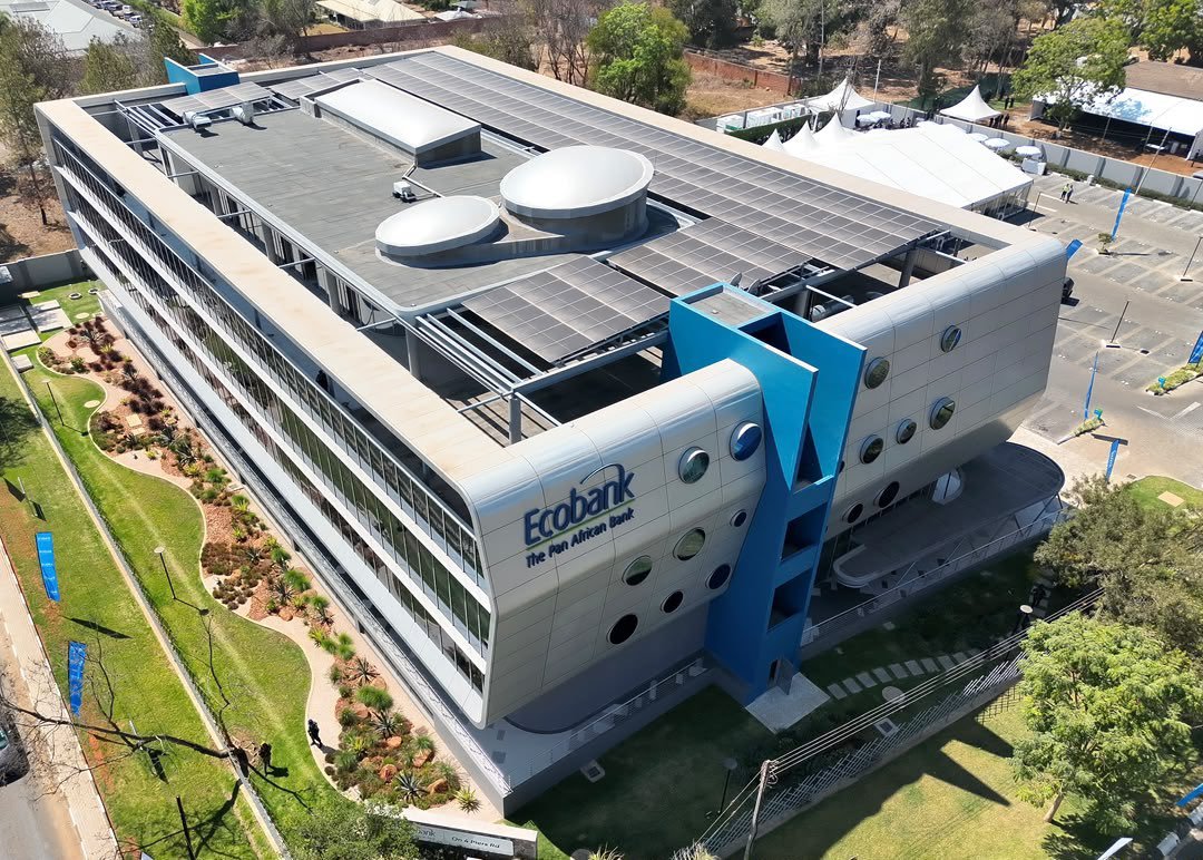 DoubleRedRose26's tweet photo. WHY THE ECOBANK OPENING MATTERS 🏦

The President’s presence highlights the importance of financial institutions in supporting economic activity.

Ecobank finances key sectors including mining, agriculture and SMEs, helping businesses access capital and expand. https://t.co/rCKKp5HWAn
