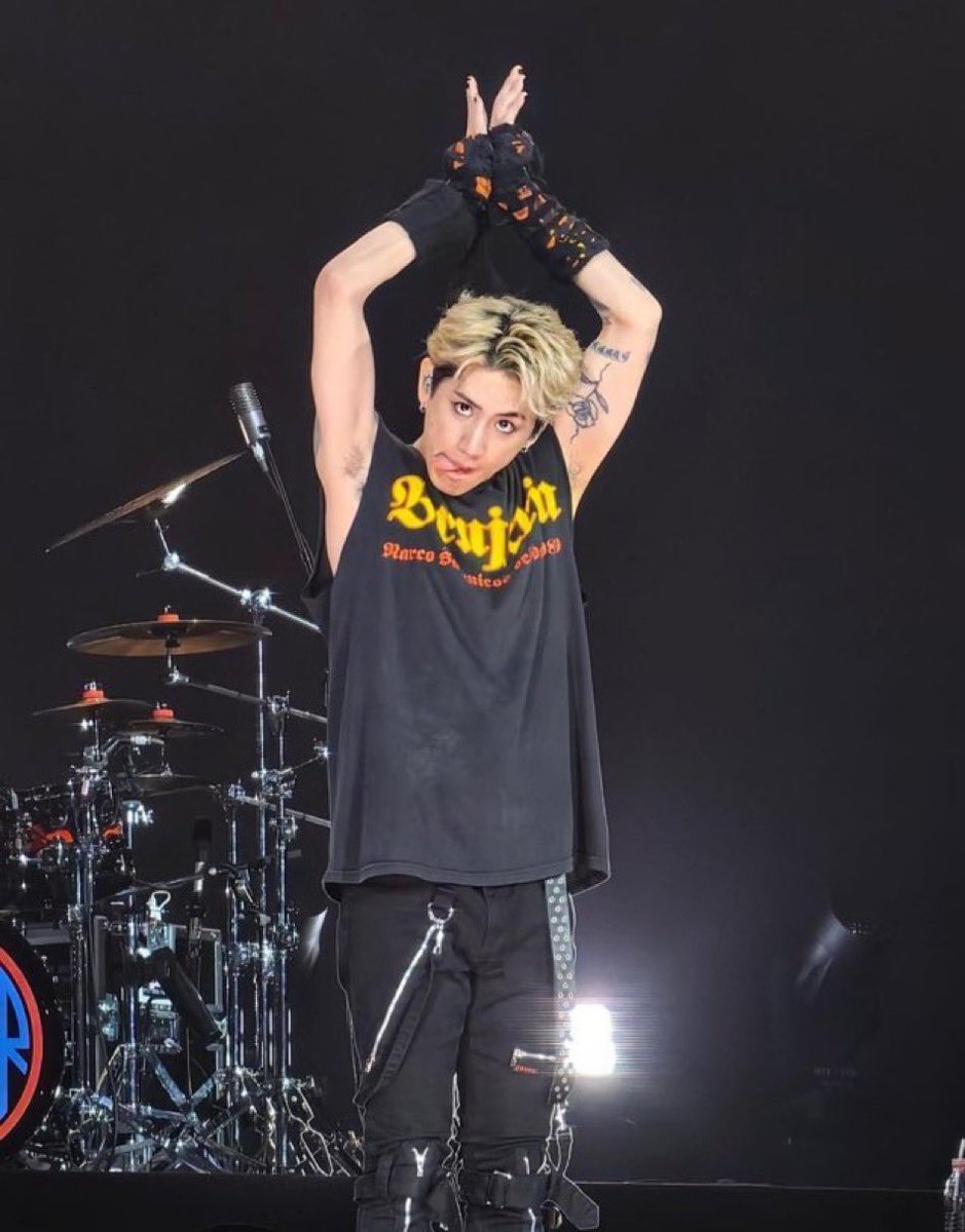 cootie1DfanAF's tweet photo. i was scrolling in my gallery and found a picture of taka https://t.co/YvwIRM0Zm6