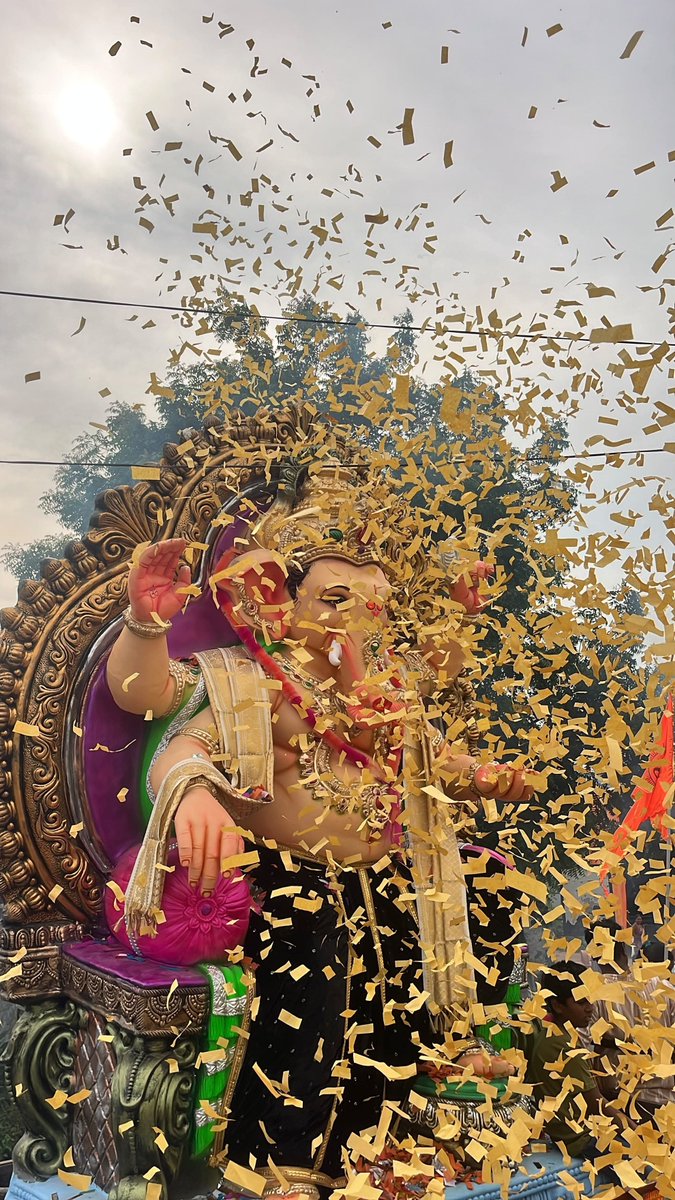 AkshuuuSweety's tweet photo. వినాయక చ���ితి శుభాకాంక్షలు 🙇‍♀️ https://t.co/fQcEyKQoQU